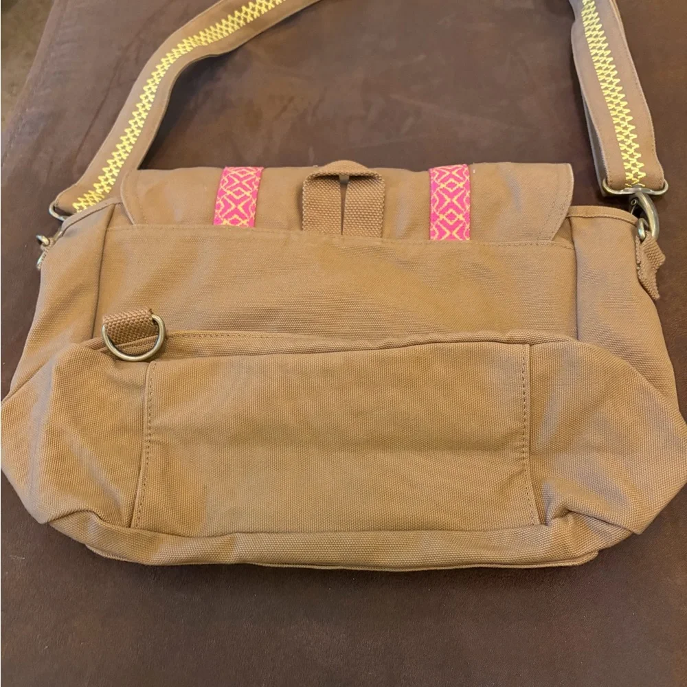 American Girl 2016 GOTY Lea’s Messenger Bag for Girls - Picture 4 of 6